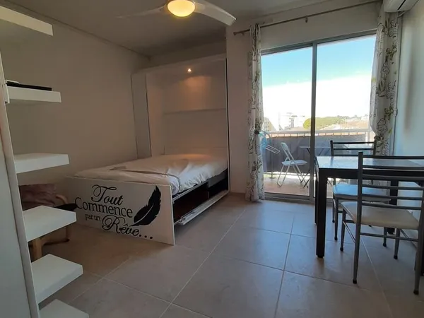Studio appartement refait à neuf