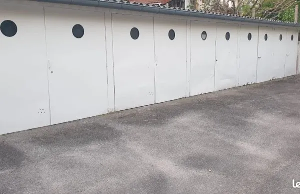 Garage à louer