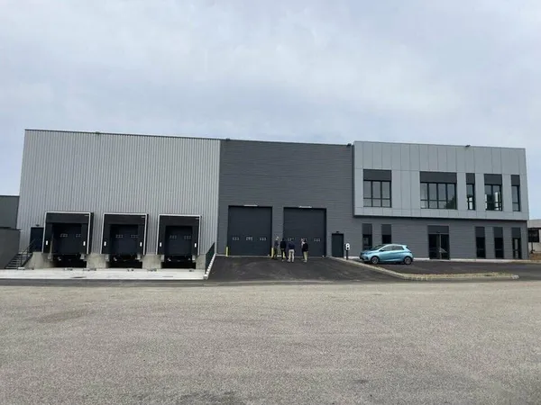 Local d'activité 6061 m²