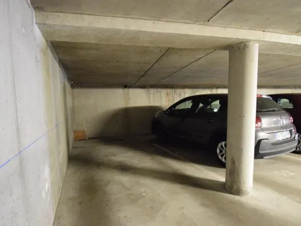 Stationnement Location Aubenas   70€