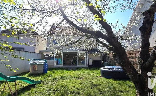 Maison 8 pièces 140 m²
