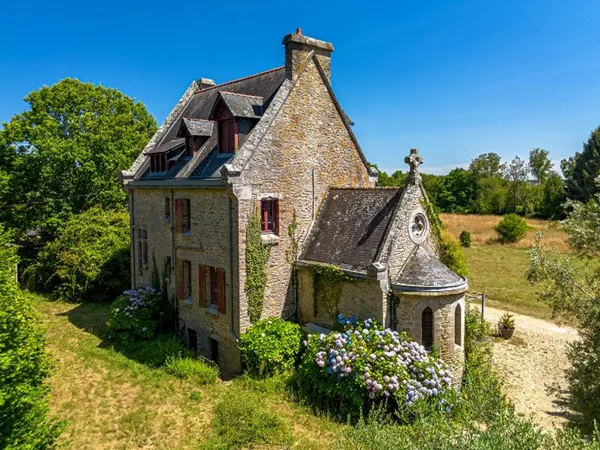 Maison 10 pièces 240 m²