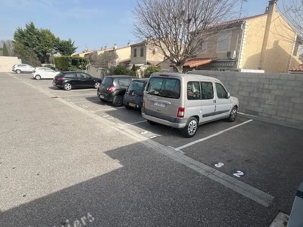 Place de stationnement extérieure 17€ +TVA