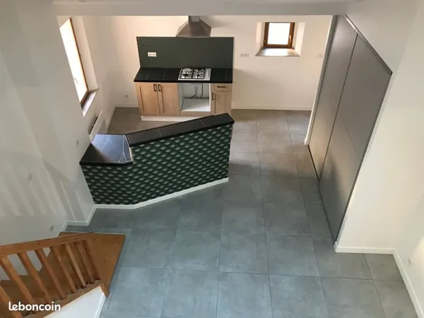 Grand T1 avec mezzanine très lumineux et climatisé