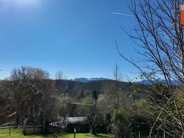 À VENDRE EN EXCLUSIVITE, MAISON FAMILIALE AVEC VUE SUR LES MONTAGNES ET PISCINE