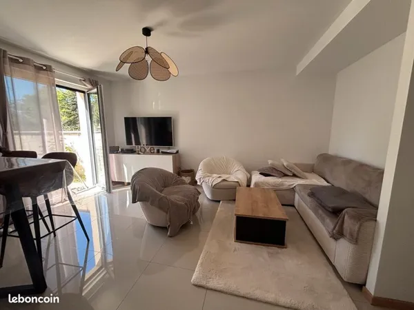 Location maison avec jardin et 3 chambres