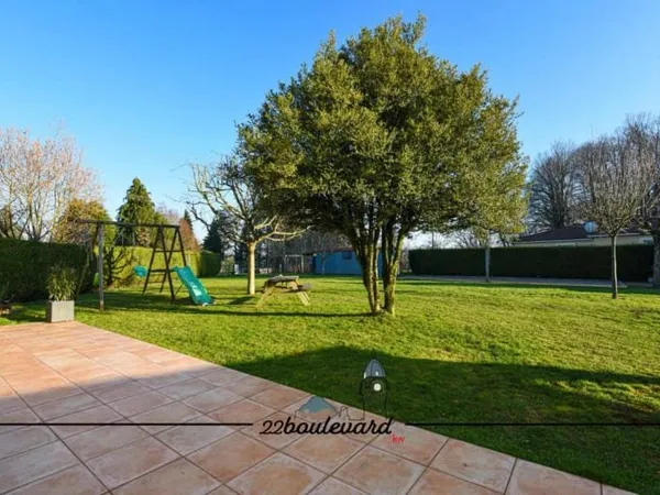 Maison 8 pièces 196 m²