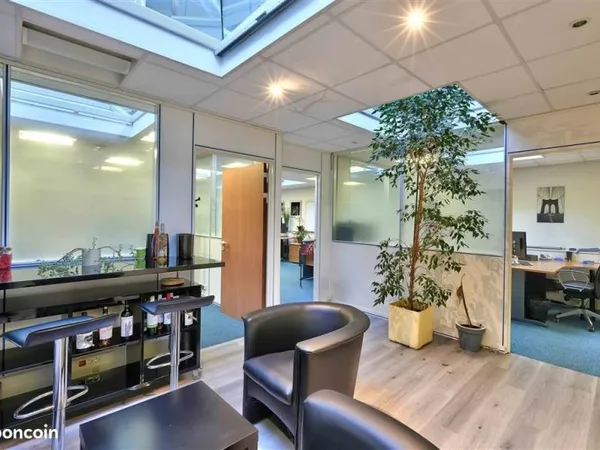 Bureaux 178 m²