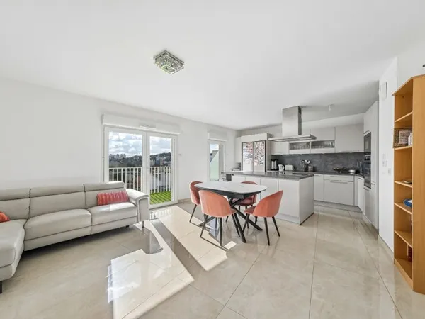 APPARTEMENT 4 PIÈCES 85M² AVEC VUE PANORAMIQUE ET EXTÉRIEURS