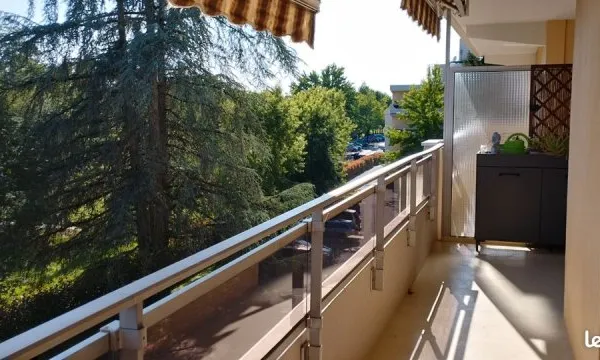 Appartement T4 balcon terrasse quartier Leclerc