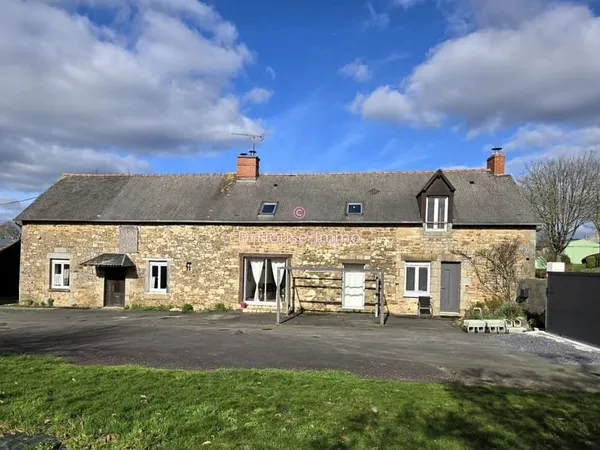 Maison centre ville SAINT REMY DU PLAIN