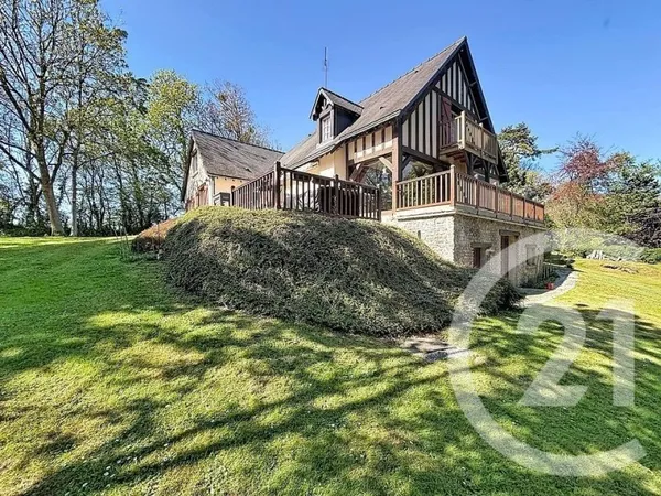 Maison 8 pièces 263 m²