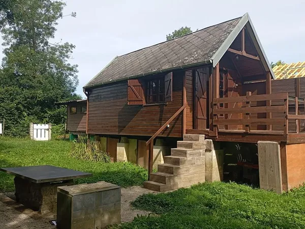 Terrain de loisirs avec chalet bord de Sarthe