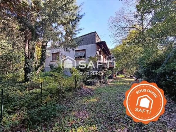 GRAND TERRAIN DE 2300 m2 - BOULOC