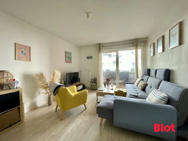 A VENDRE - Appartement 3 pièces 61.20m² avec terrasse, stationnement et 2 pièces d'eau