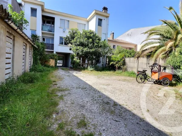 Parking 12 m²