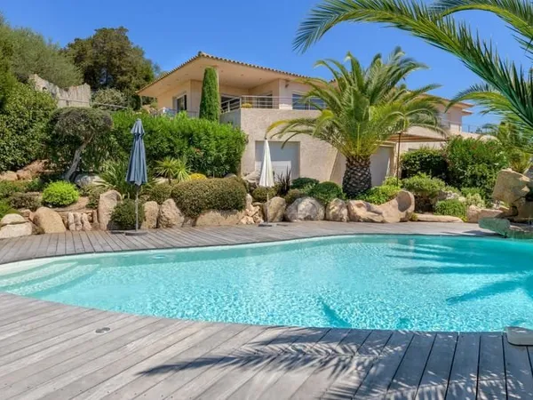 Maison 10 pièces 296 m²