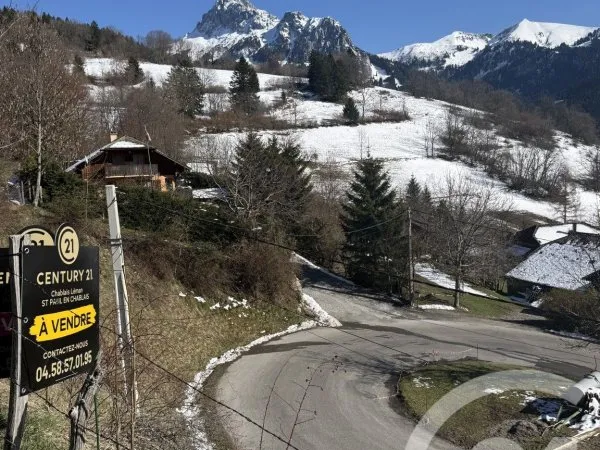 Terrain 850 m²