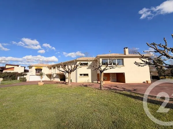 Maison 6 pièces 308 m²