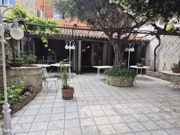 Immeuble 360 m²