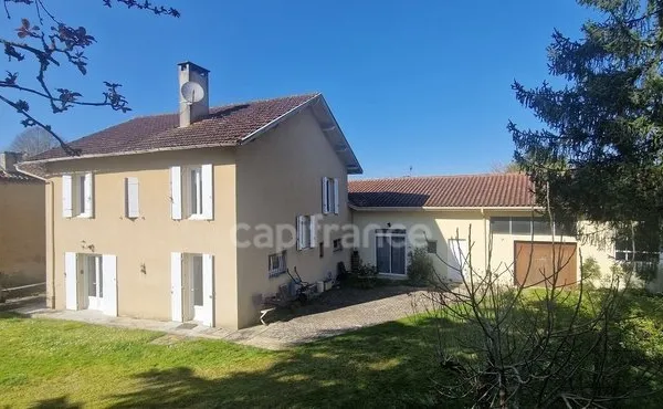 Maison à vendre 6 pièces de 135m² + studio 65m²(32)
