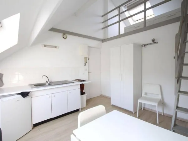 Studio 1 pièce 11 m²