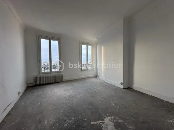 À VENDRE - Charmant appartement avec vue dégagée sur la Basilique du Sacré-Coeur - Paris