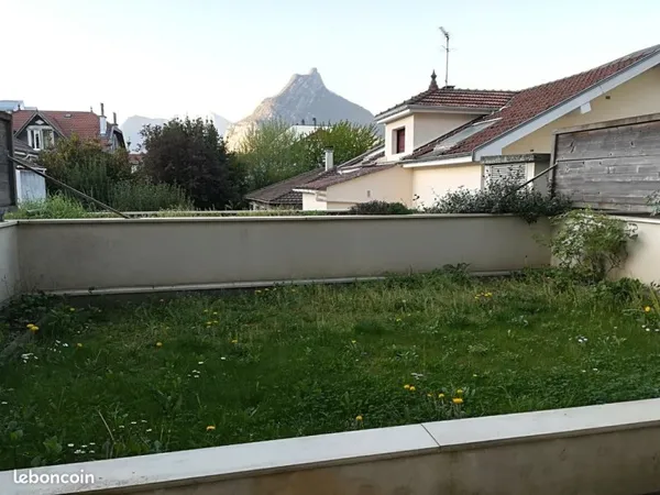 T2 avec terasse de 42m²