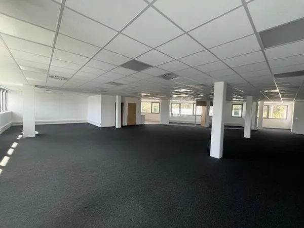 A LOUER A VENDRE PLATEAU DE BUREAUX 256 M² PORT DE COMMERCE BREST