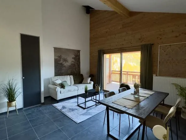 Appartement duplex dans un chalet neuf au pied des pistes et remontées mécaniques