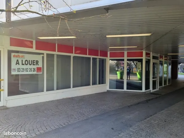 Local commercial 149 m²