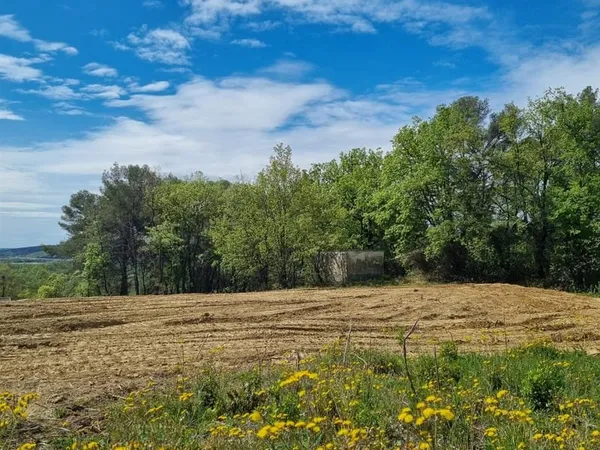 Terrain 333m2 libre de tout constructeur entre Nîmes et Alès