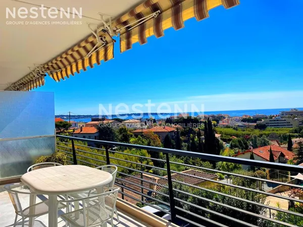 Golfe Juan- T3 dernier étage - Vue mer -Garage + parking