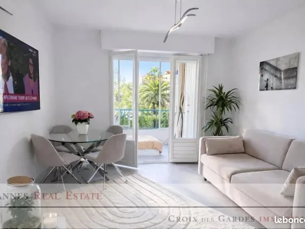 Studio 1 pièce 29 m²