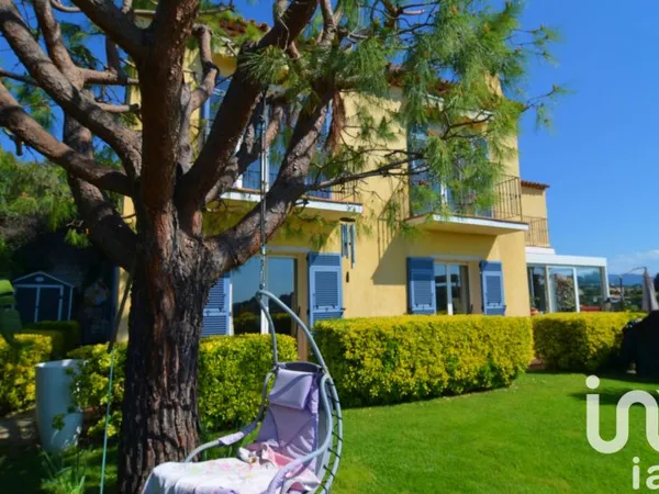 Maison 6 pièces 179 m²