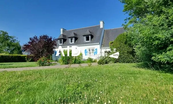 Charme, à deux pas du Golfe du Morbihan.