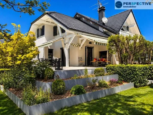 Maison 8 pièces 192 m²