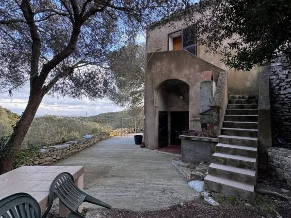 Maison 10 pièces 274 m²