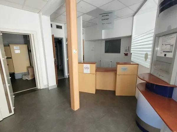 A Mirande, local professionnel 83m2 à louer