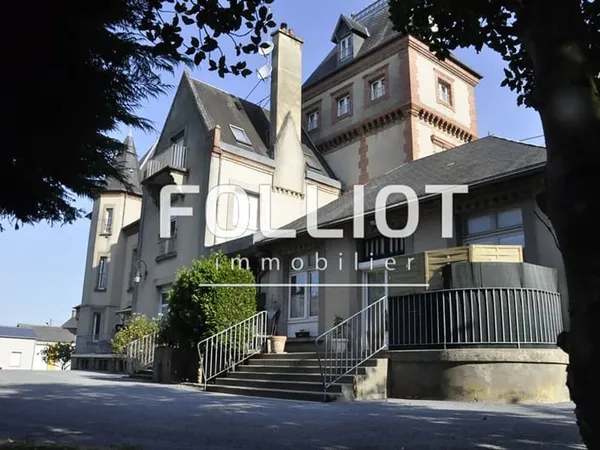 A LOUER BEL APPARTEMENT DE TYPE F5 50000 SAINT LO 4 CHAMBRES 117 M²