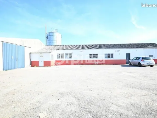 Local d'activité 212 m²