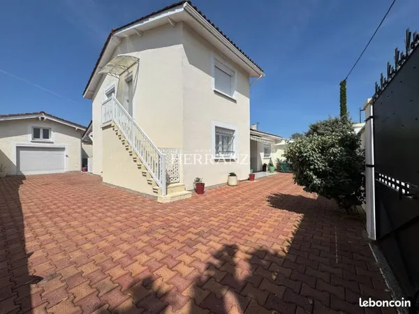 Maison 5 pièces 140 m²