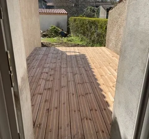 T 2 avec jardin entierement renove