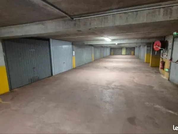 Box / Garage