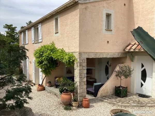 Maison avec 2 appartements