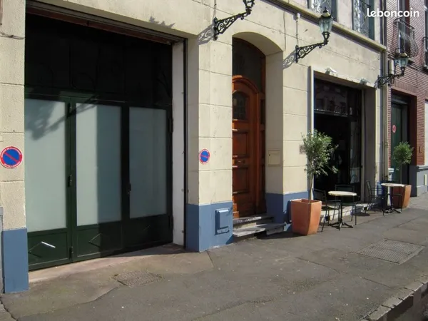 Pas de porte prestige , Lille République , plus de 500 M2