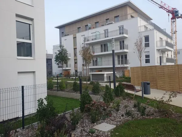 4 Pièces 4P 80m2 - 10m2 balcon - 1 PK