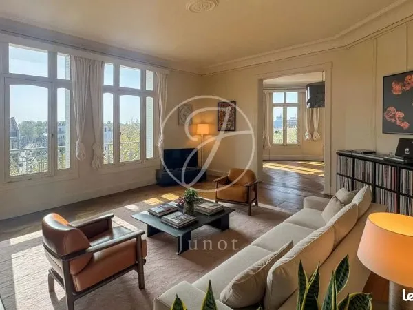 Appartement 7 pièces 225 m²