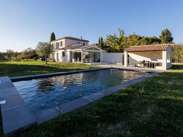Maison 4 pièces 237 m²