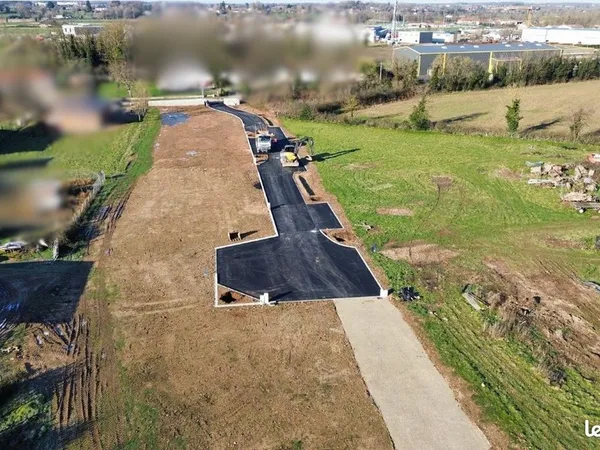 VIRIAT - Parcelle de terrain à bâtir - 1019m²